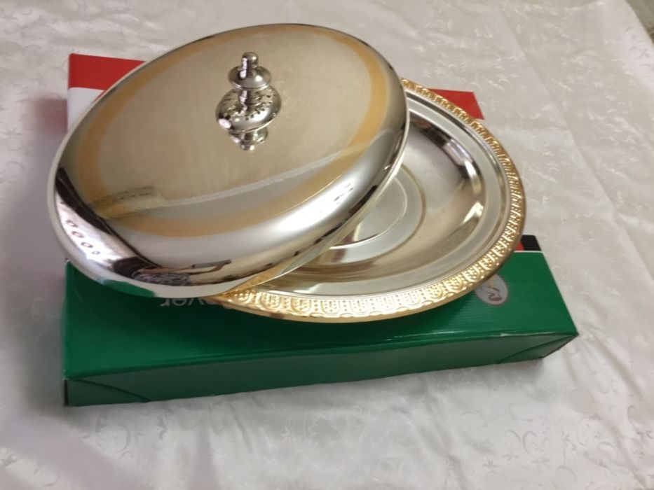 Продается большое блюдо .