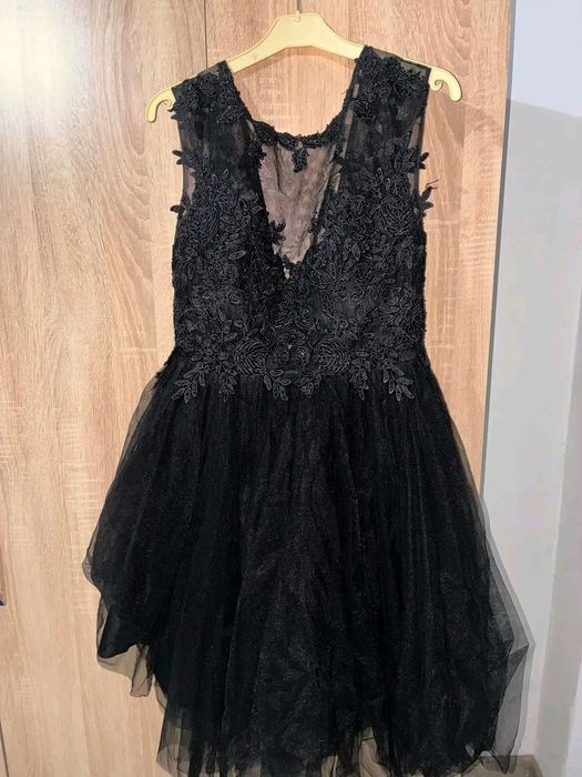 Продават се рокли!