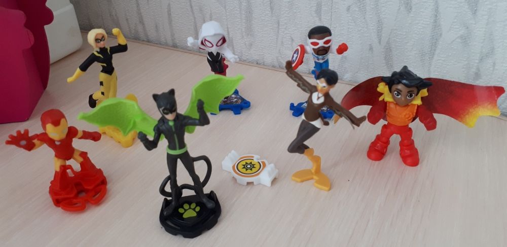 Киндеры разного размера