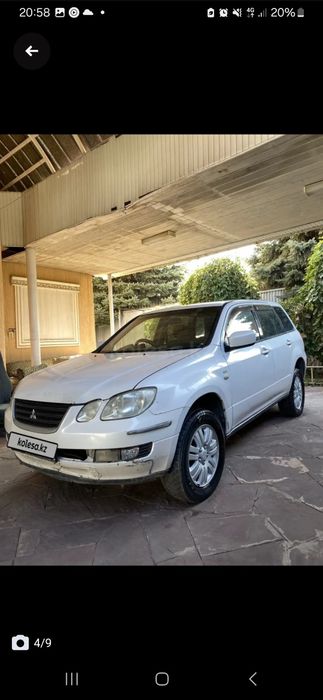 Автомобиль митсубиси