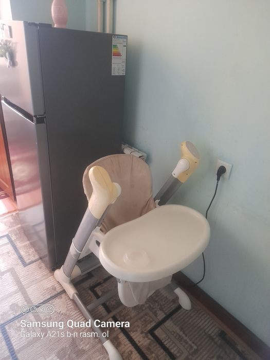 Bolalar ovqatlanish stoli va belanchak