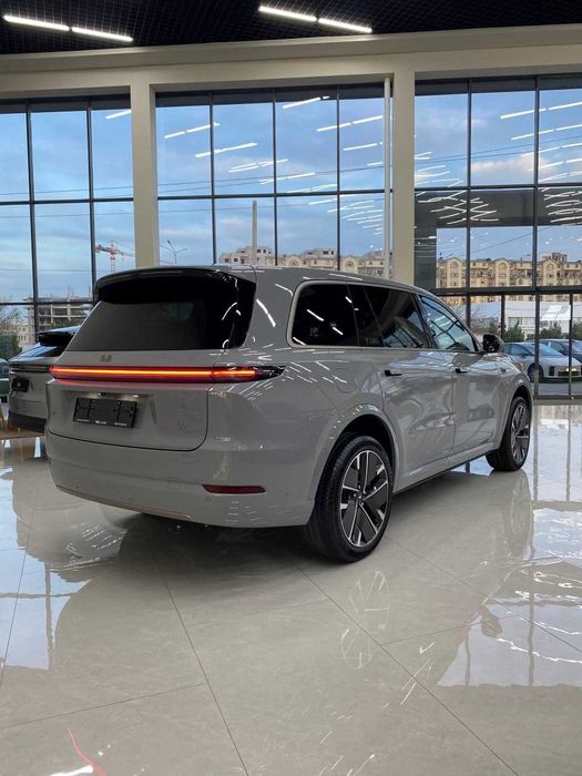 Lixiang L9 или Li 9 ULTRA суммарный запас ход до 1300 км с гарантией