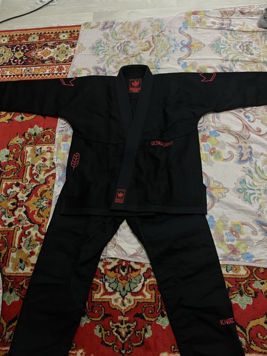 Продаётся кимоно Kingz ultralight