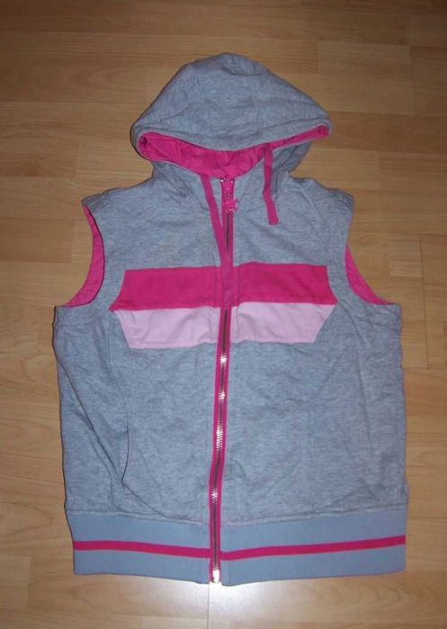Vesta pt.dame sau adolescente măr.-S si L