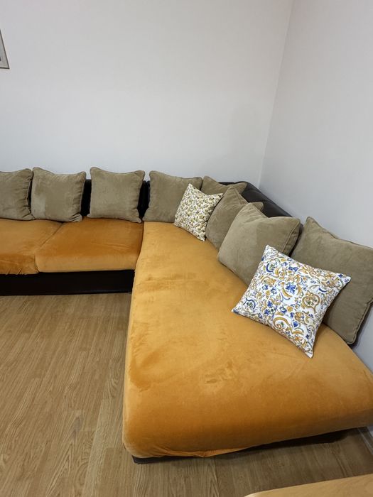 Стилен ъглов кожен диван