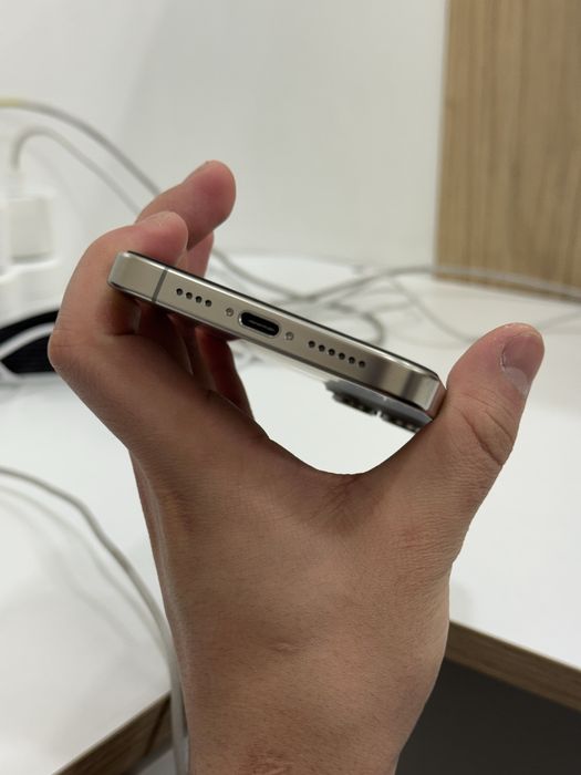 iPhone 16 Pro Max 1TB Natural