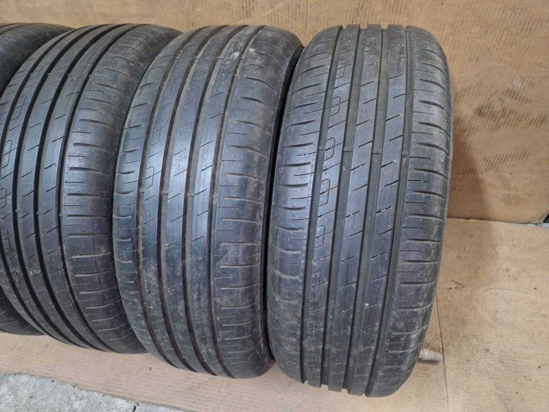 4 Goodyear R17 215/55
летни гуми
DOT4220