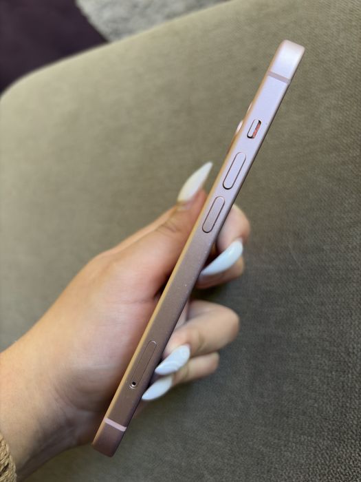 Iphone 15 като нов!