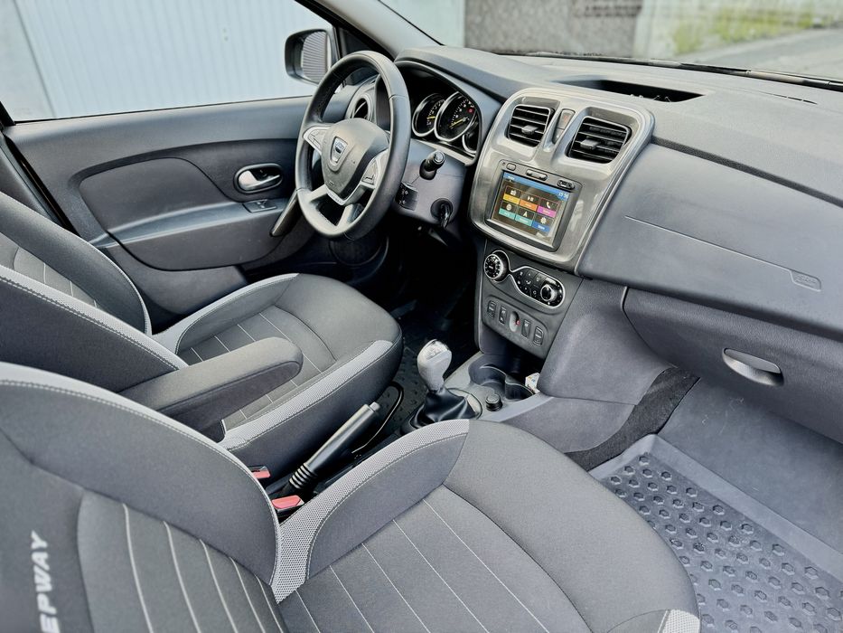 Dacia Sandero Stepway 2019 - 0.9 Turbo 90 CP - 51.000KM - Cutie Automată - Climatronic - Cameră Marșarier - Senzori Parcare.
