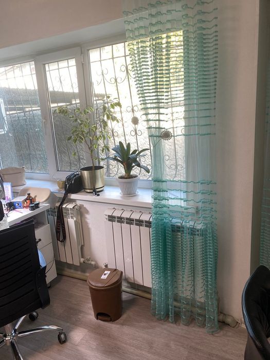 Сдаются 2 места для маникюра