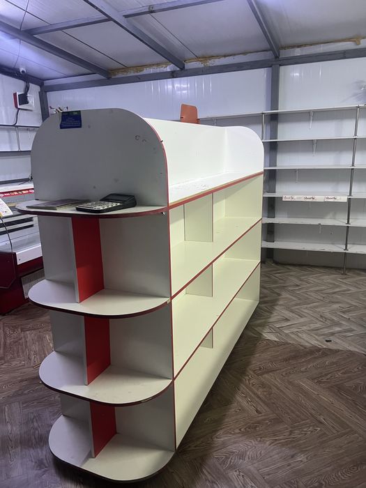 Прадаётся стелаж