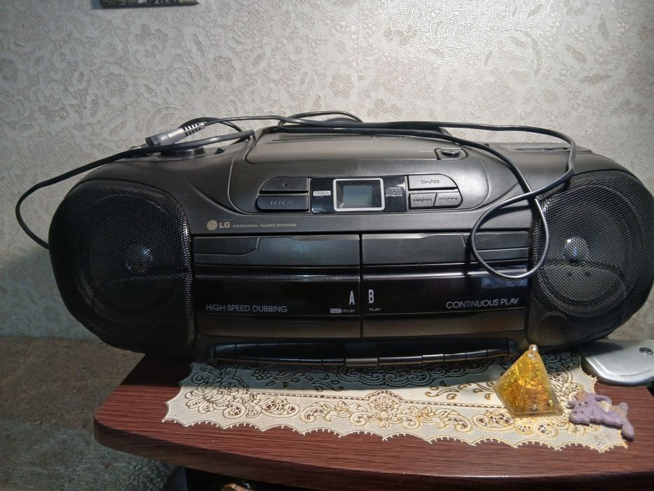 Продам Магнитофон LG