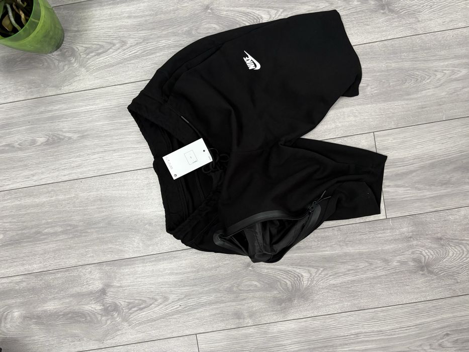 Pantaloni Nike Tech mărimea M