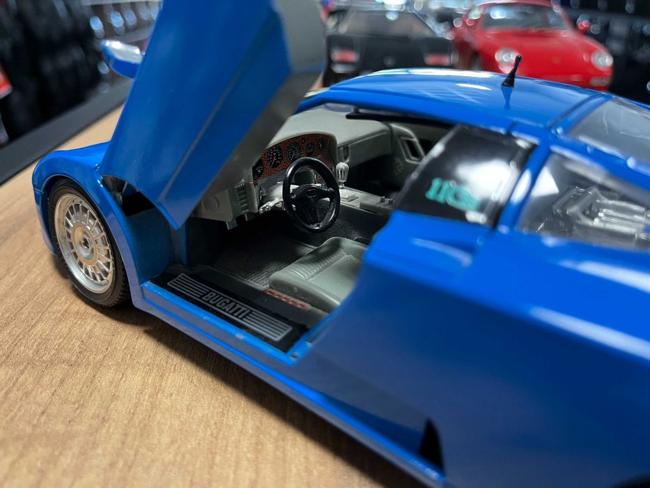 BBUARGO  колекционерски модел  макет BUGGATI EB 110 1:18 мащаб