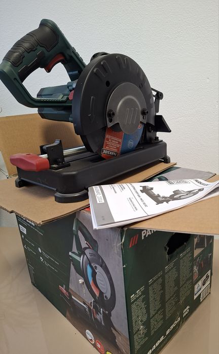 Fierăstrău  pentru metal Parkside PMTS 180 B2