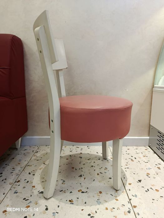 Срочно  продаются стулья из ореха