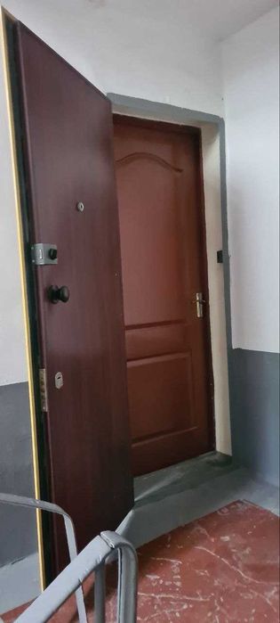 Продам 4 комнатную квартиру в хорошем районе