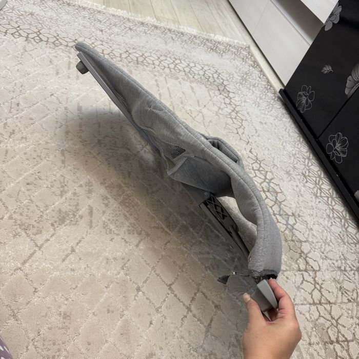 Продам детский шезлонг Happy Baby