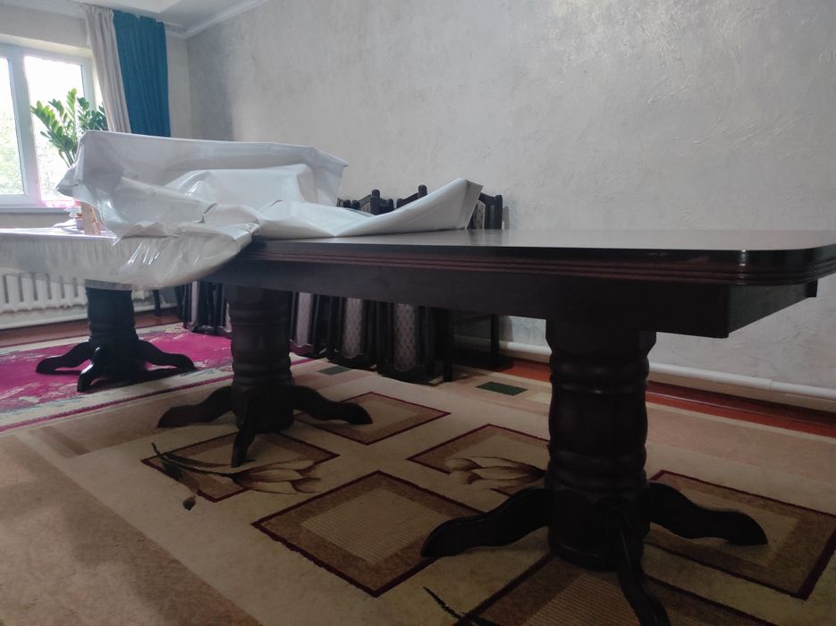 Гостивой стулья и столь