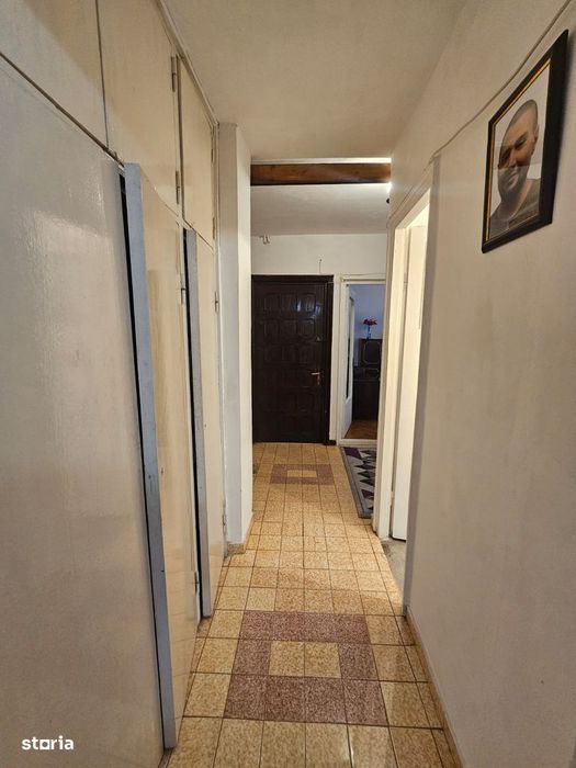 Apartament 3 camere, decomandat, etajul 1. Lăpuș
