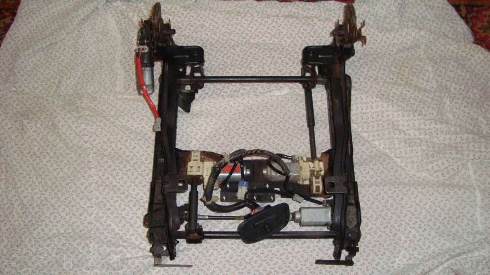 Электрические сидения Mitsubishi Pajero 3 , 4 моторчики