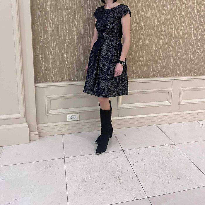 Бутикова Елегантна Рокля