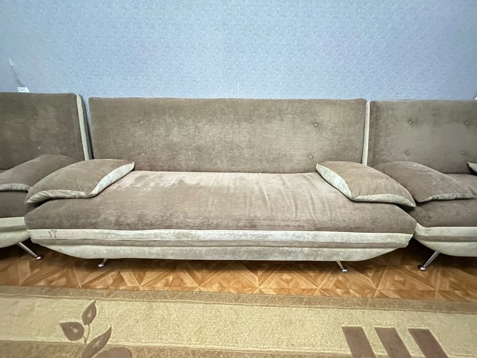 Срочно продам диван