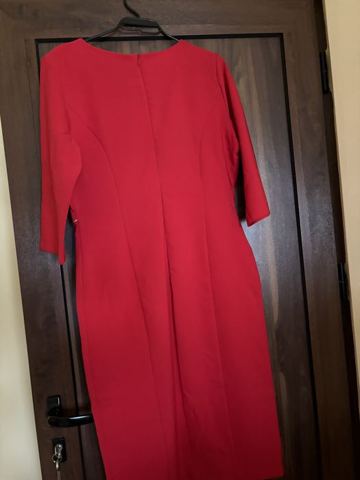 Червени дамски рокли
