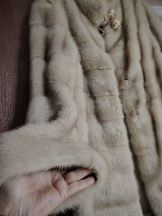 Продам норковую шубу