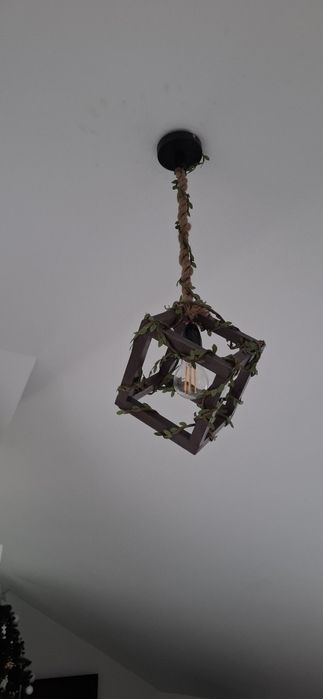 Lustra din lemn cu decor natur