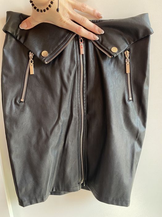 Кожена пола с размер