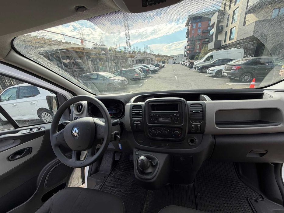 RENAULT Trafic 2019 — imagine 3