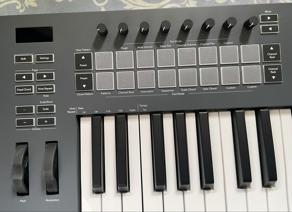Novation FLkey 61 MIDI Миди клавиатура