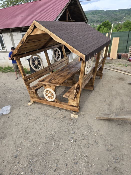 Foisor rustic din lemn masiv set masă cu băncute rustic