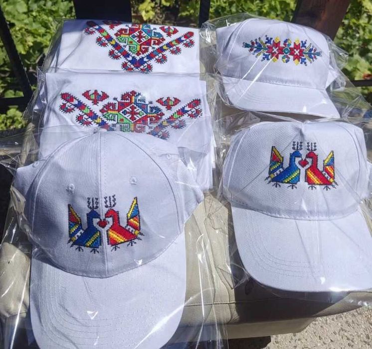 Лятна шапка с шевица "Петли"