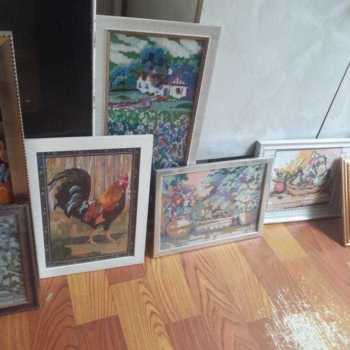 Картины продам вышивка