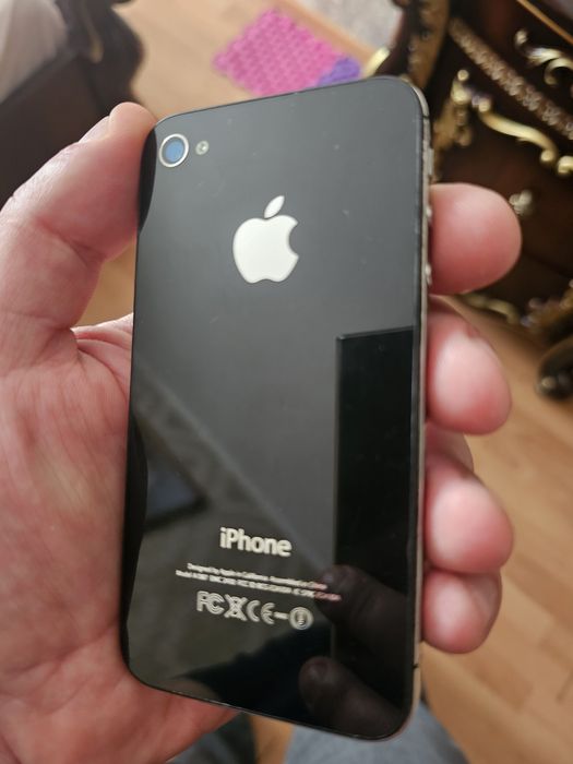 Iphone 4s  black