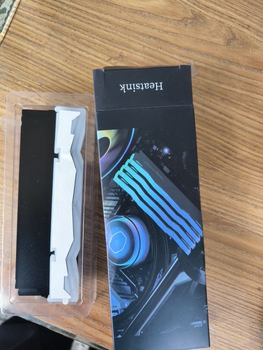 универсален охладител за RAM RGB