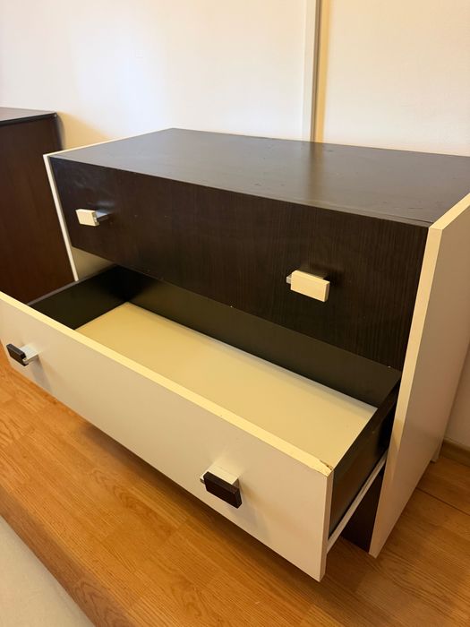 Vand comoda 50 lei