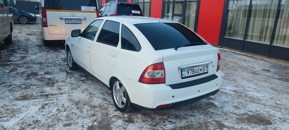 Продам машину Лада приора