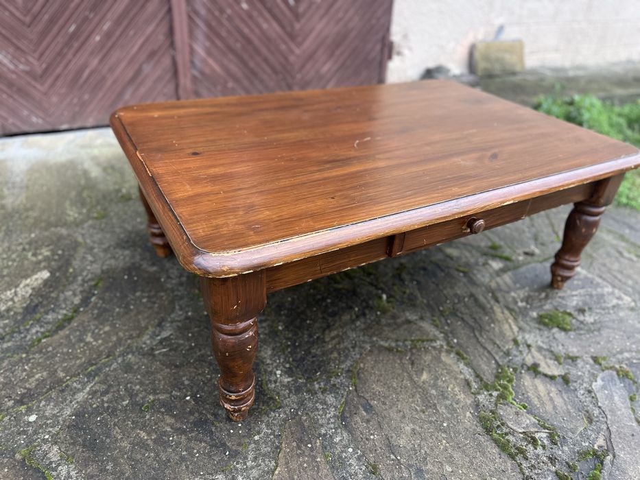 Масивна холна маса с чекмедже