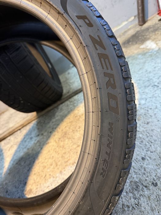 Гуми 275/35/19 и 245/40/19 PIRELLI Pzero Winter Спорт Пакет