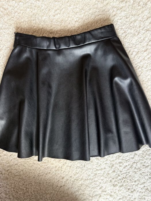 Fusta H&M din piele ecologica