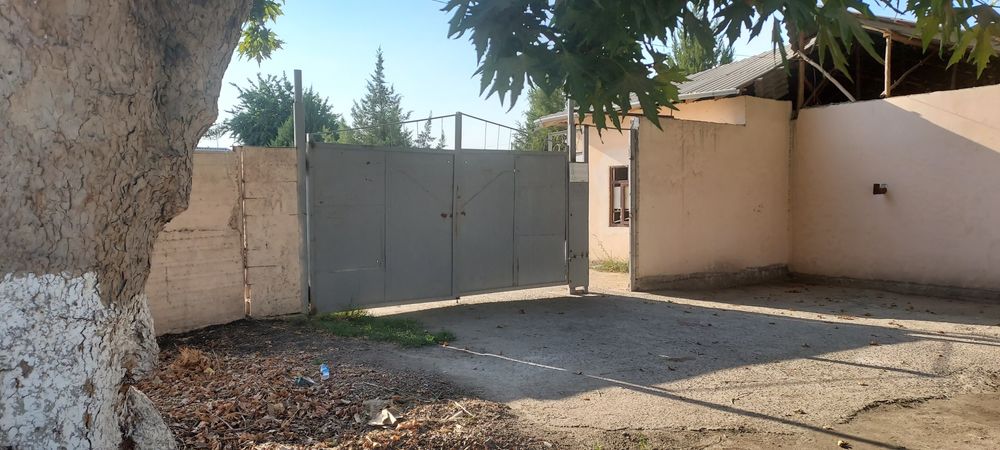 Фаргона вилояти Тошлок туманида жойлашган молхона бино иншоатлари