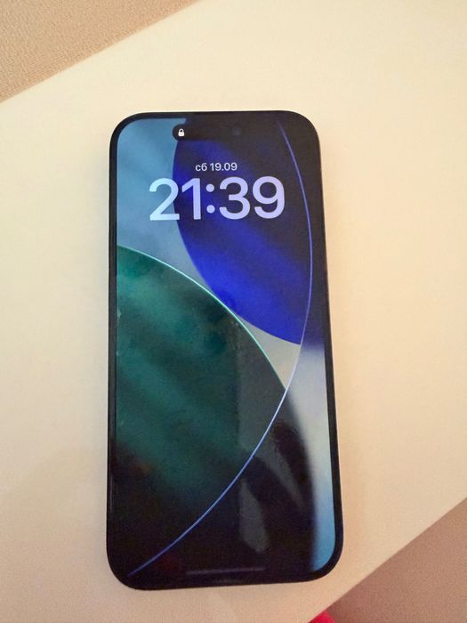 Продавам iPhone 15 pro