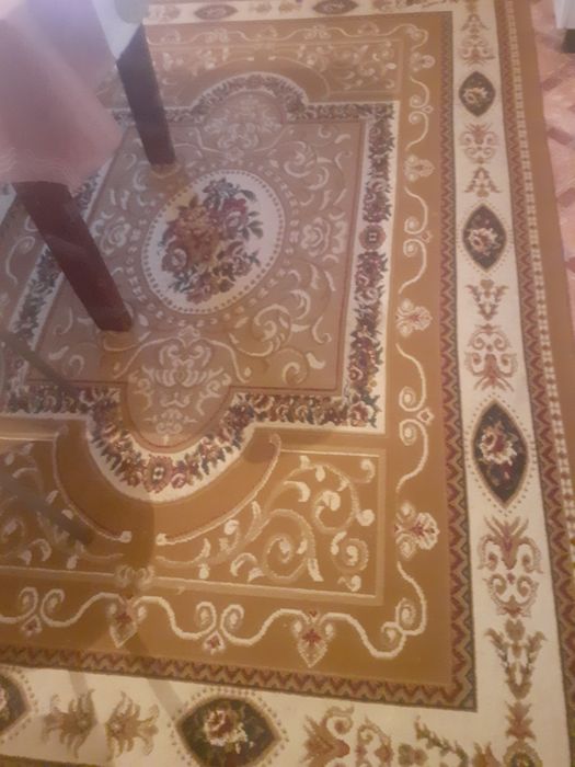 Кілем сатылады.кілем.