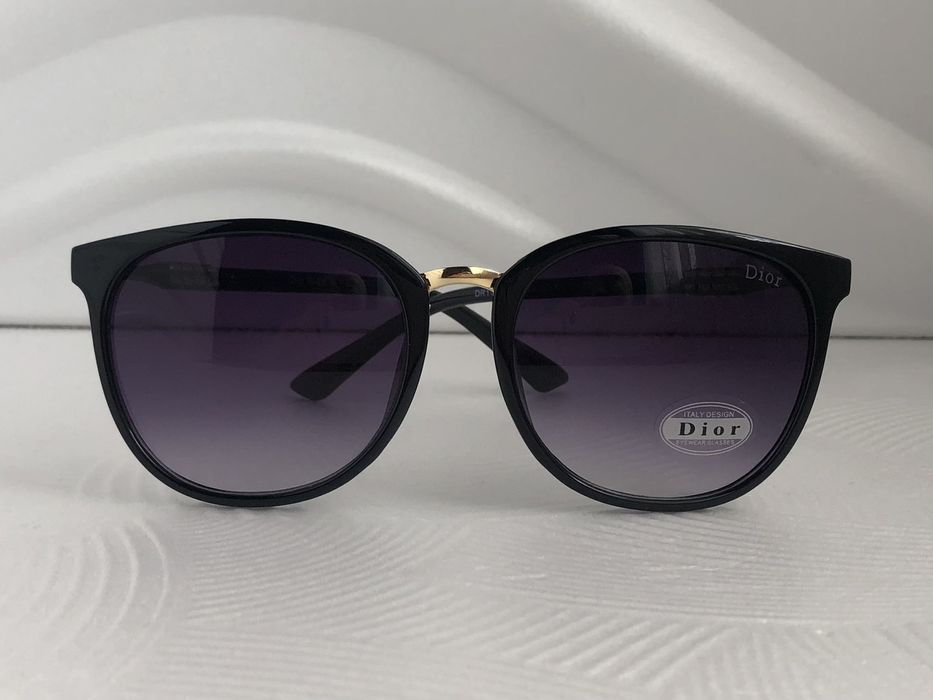 Стилни дамски слънчеви очила