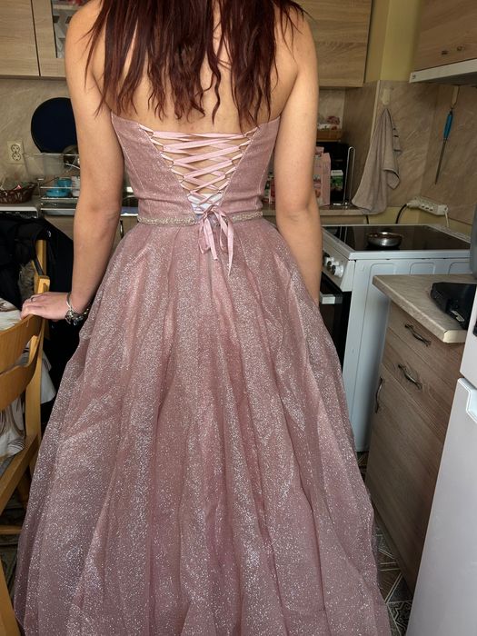 Продавам Бална рокля