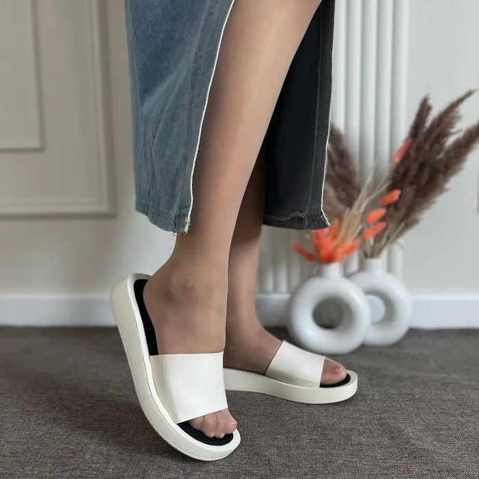 Продаётся НОВАЯ летняя обувь