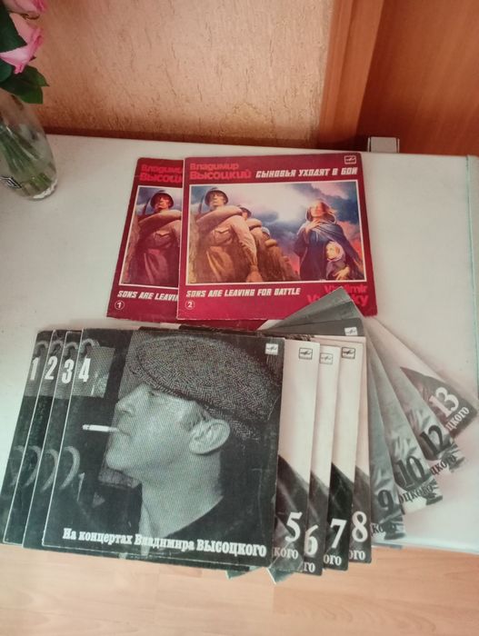 Продам виниловые пластинки высоцкого